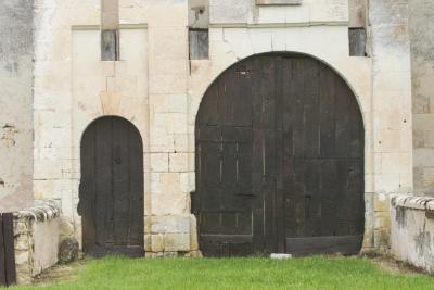 Aux portes de la Touraine - Porte de château - Agrandir l'image 3 sur 5, fenêtre modale